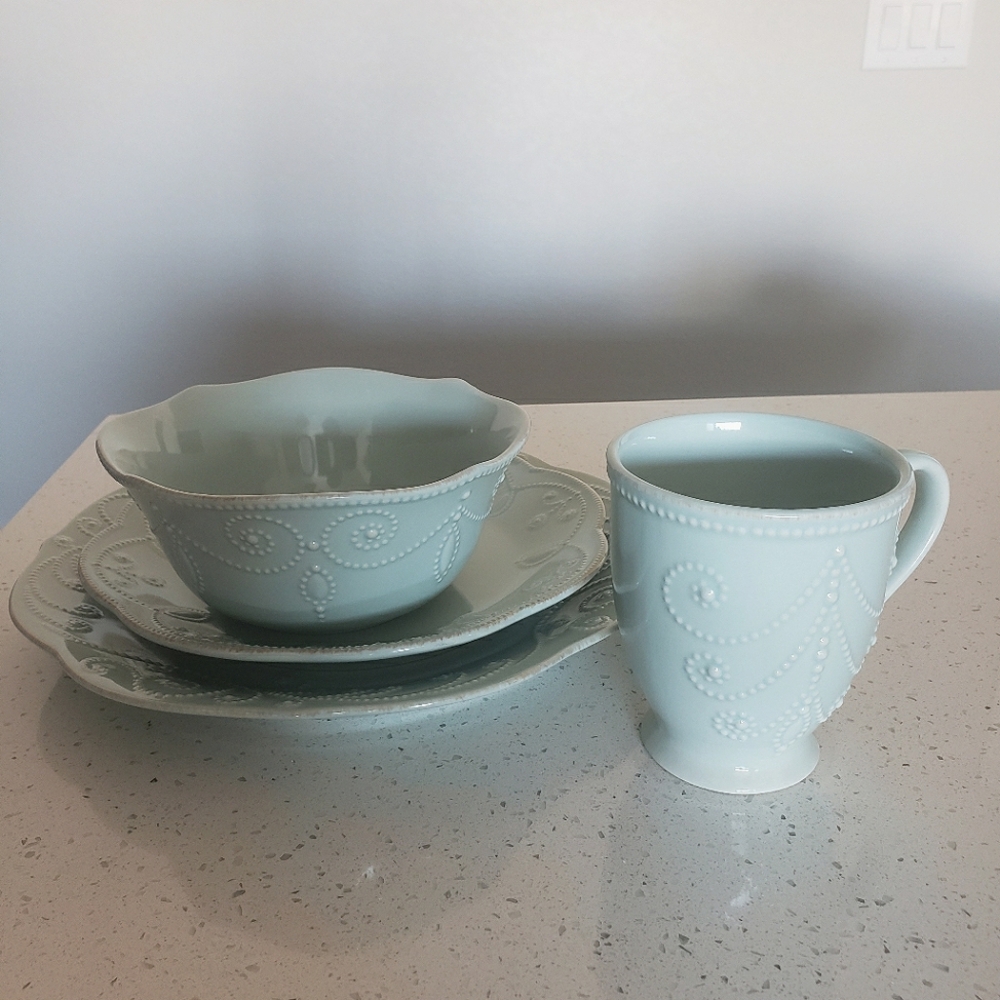 Lenox French Perle Dinnerware Ice Blue 3 Sets - Picture 2 of 7